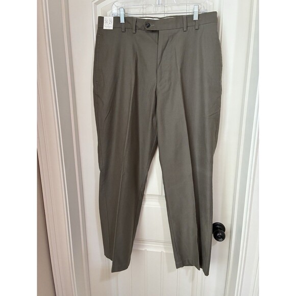 Turnbury Pants Men's Size 36x29 OLIVE GREEN Flat Front  Chino Pants NWT - Picture 1 of 2